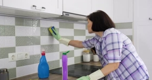 تمیز کردن کاشی و سرامیک آشپزخانه