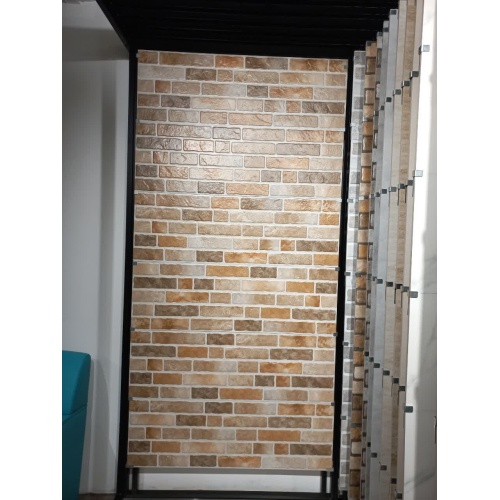 آجرنما - سرامیک قهوه ای روشن مدل کارشده 40x120 -کاشی درنیک Dornik Tile